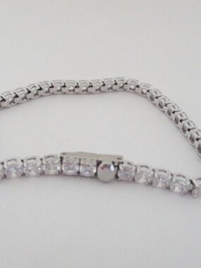 SWAROVSKI - Crystal Round Cut Matrix Tennis Bracelet